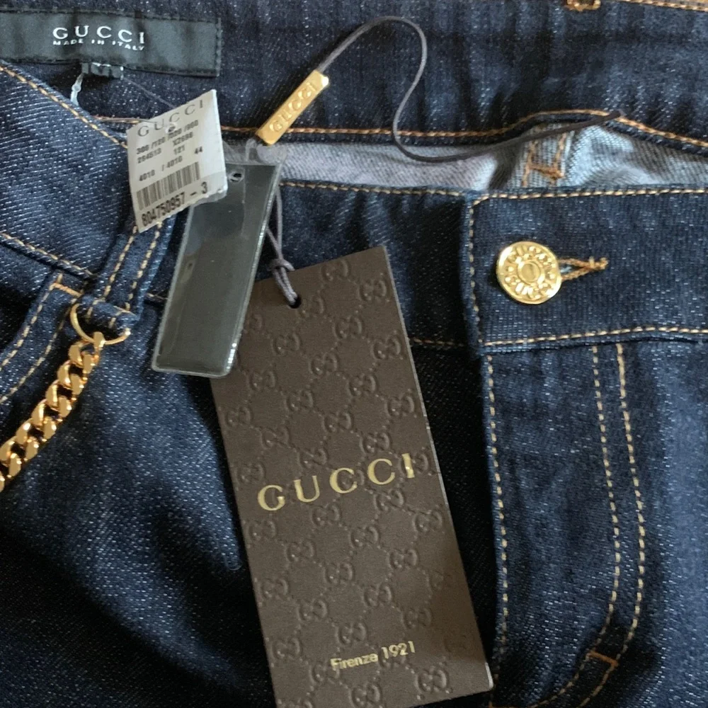 NEW Gucci Navy Blue Denim Jeans with Gold Chain and Button Accent New With Tags - Picture 6 of 15
